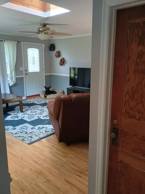 Entry Way - 411 15th St SE, Willmar, MN 56201 photo 3 of 3