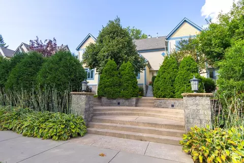 719 Summit Ave, Saint Paul, MN 55105