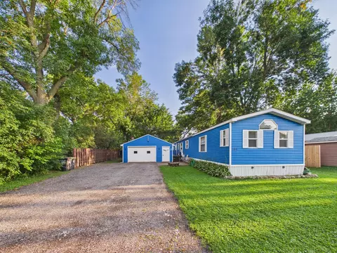 701 Oak Ave, Madison Lake, MN 56063