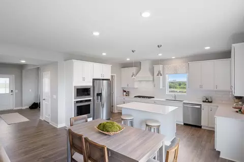 2089 Kestrel Dr, Shakopee, MN 55379
