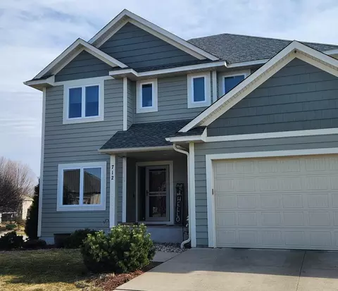 712 Heritage Trl NE, New Prague, MN 56071