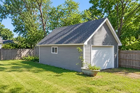 Exterior - 719 5th Ave NW, Faribault, MN 55021 photo 3 of 6