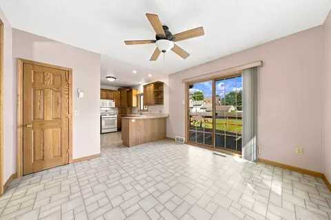 Living - 719 5th Ave NW, Faribault, MN 55021 photo 5 of 5