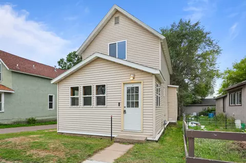 413 4th St NE, Little Falls, MN 56345