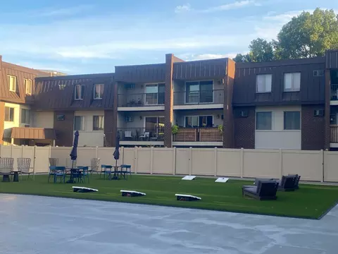 4820 Park Commons Dr #137, Saint Louis Park, MN 55416