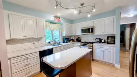 7740 47 12 Pl N, New Hope, MN 55428