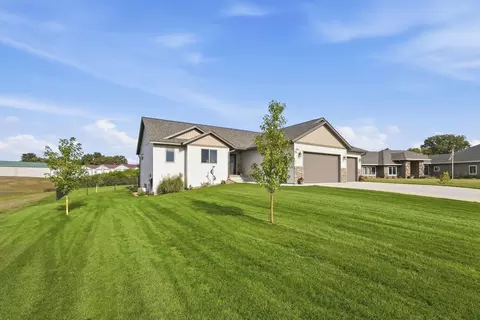 1326 Faith Hill Dr SW, Alexandria, MN 56308