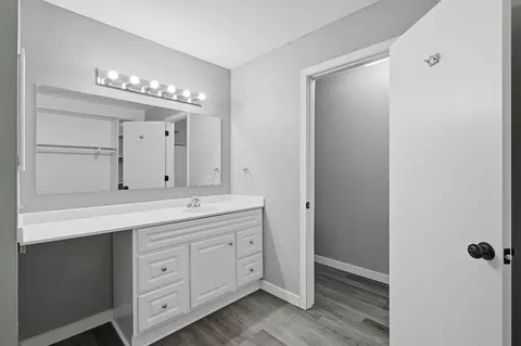 Bath - 1871 Silver Bell Rd #107, Eagan, MN 55122 photo 2 of 4