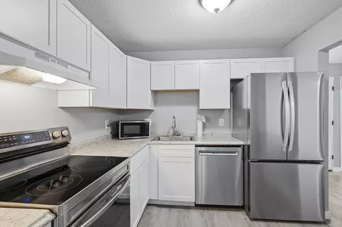 Kitchen - 1871 Silver Bell Rd #107, Eagan, MN 55122 photo 2 of 3