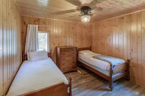 Bedroom - 4055 Forseman Point Dr NW, Hackensack, MN 56452 photo 3 of 6