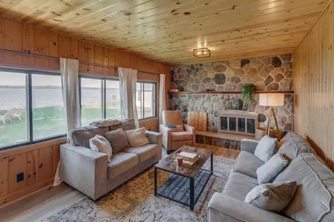 Living - 4055 Forseman Point Dr NW, Hackensack, MN 56452 photo 1 of 3