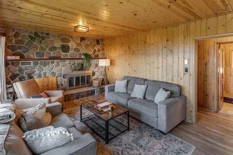 Living - 4055 Forseman Point Dr NW, Hackensack, MN 56452 photo 2 of 3