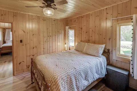 Bedroom - 4055 Forseman Point Dr NW, Hackensack, MN 56452 photo 1 of 6