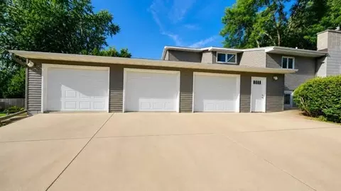3024 Crescent Ln NW, Rochester, MN 55901
