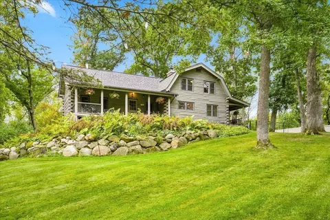 136 County Rd E, Houlton, WI 54082