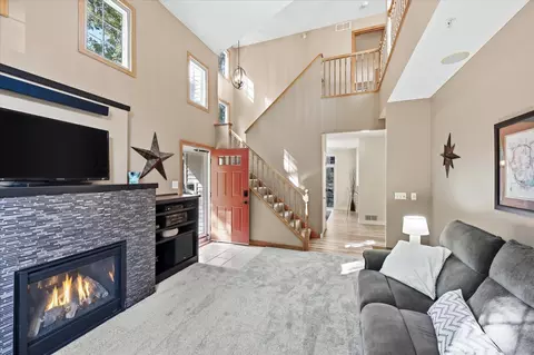 14355 Raymond Ln, Eden Prairie, MN 55347