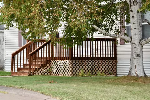 Exterior - 708 1st St E, Milaca, MN 56353 photo 3 of 6
