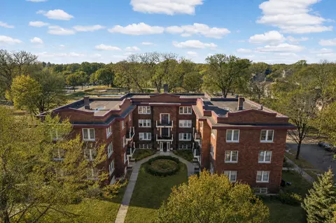 127 Lexington Pkwy S #6, Saint Paul, MN 55105