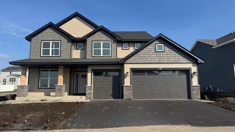 642 Sierra Pkwy, Waconia, MN 55387