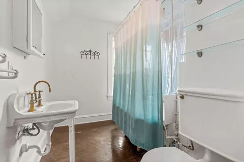 Bath - 3209 Columbus Ave, Minneapolis, MN 55407 photo 4 of 5