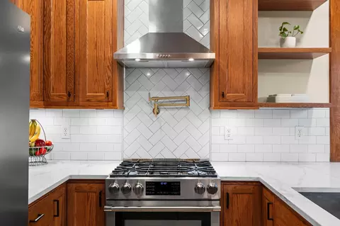 Kitchen - 3209 Columbus Ave, Minneapolis, MN 55407 photo 5 of 8