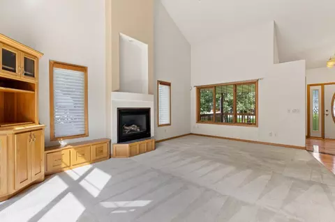 Living - 6179 Edmonton Rd, Baxter, MN 56425 photo 3 of 17