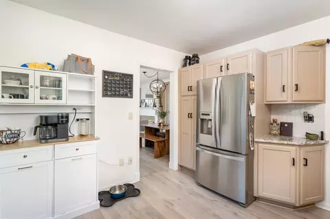 Kitchen - 4125 W 6th St, Duluth, MN 55807 photo 2 of 2