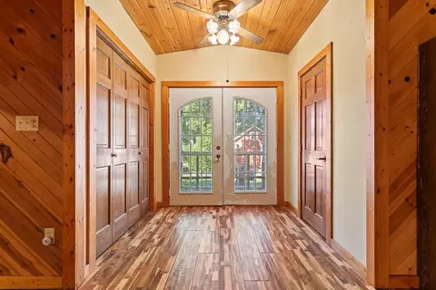 Entry Way - 200 N Park St, Hendricks, MN 56136 photo 3 of 6