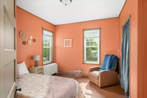Bedroom - 604 E 11th St, Duluth, MN 55805 photo 5 of 8