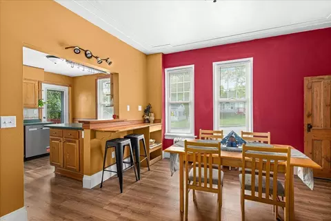 Dining - 604 E 11th St, Duluth, MN 55805 photo 2 of 2