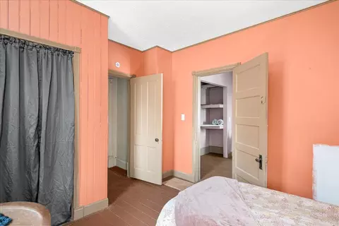 Bedroom - 604 E 11th St, Duluth, MN 55805 photo 6 of 8