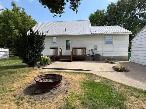 Exterior - 403 N 7th St, Marshall, MN 56258 photo 2 of 3