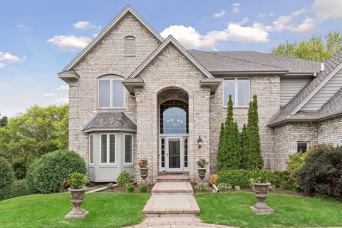 16465 Eagle Ridge Dr, Minnetonka, MN 55345