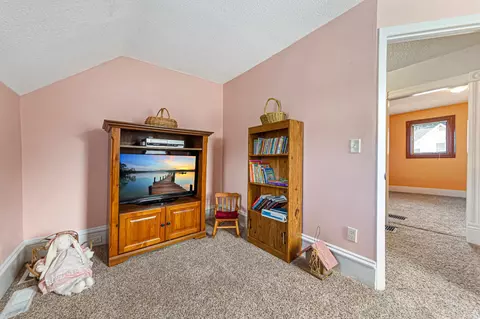 Bedroom - 227 3rd Ave SW, Faribault, MN 55021 photo 3 of 8