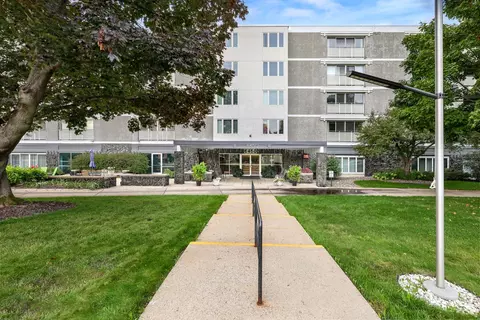 6450 York Ave S #501, Edina, MN 55435