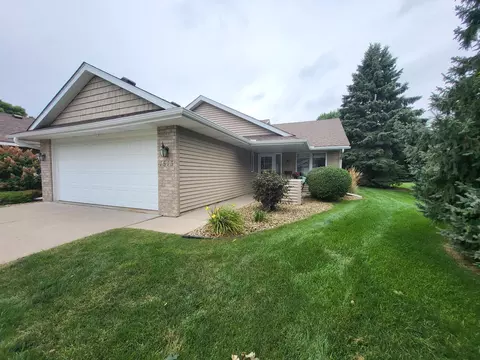 1513 Carleton Dr, Hastings, MN 55033
