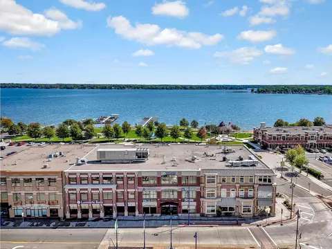 25 N Lake St #205, Forest Lake, MN 55025