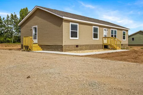 Exterior - 108 Eagle Dr, Sandstone, MN 55072 photo 2 of 3