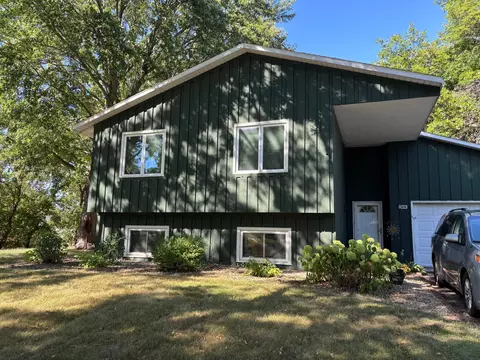 13616 W 137th Pl, Burnsville, MN 55337