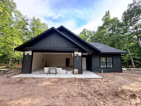 7919 Golf Estates Dr, Pequot Lakes, MN 56472
