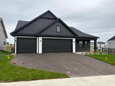 8852 63rd St S, Cottage Grove, MN 55016
