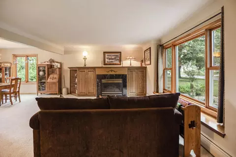 Living - 616 8th St SW, Faribault, MN 55021 photo 9 of 9
