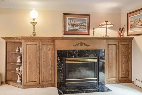Living - 616 8th St SW, Faribault, MN 55021 photo 8 of 9