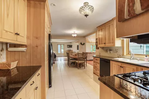 Entry Way - 616 8th St SW, Faribault, MN 55021 photo 1 of 3