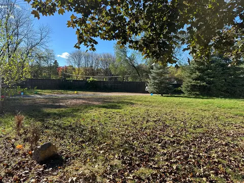 1611 Race St, North Saint Paul, MN 55102