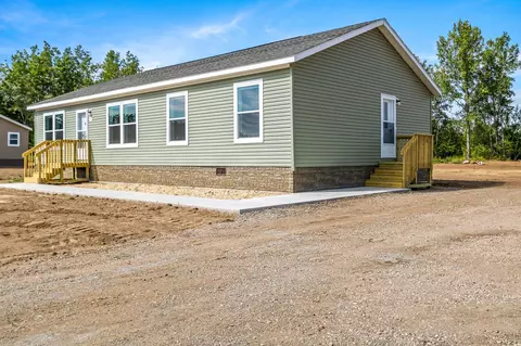 Exterior - 110 Eagle Dr, Sandstone, MN 55072 photo 2 of 3