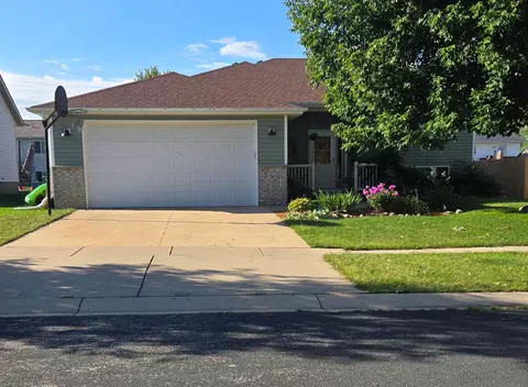 1004 2nd St SE, Kasson, MN 55944