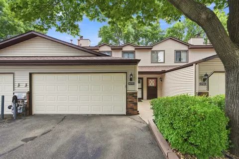 8772 Maplebrook Pkwy N, Brooklyn Park, MN 55445