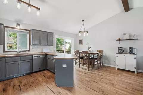 Kitchen - 712 Sunset St, Buffalo, MN 55313 photo 4 of 4