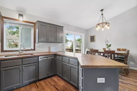 Kitchen - 712 Sunset St, Buffalo, MN 55313 photo 3 of 4